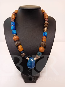 Náhrdelník z přírodních materiálů